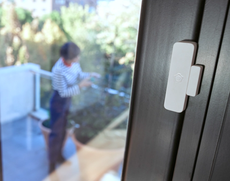 ladron siendo disuadido