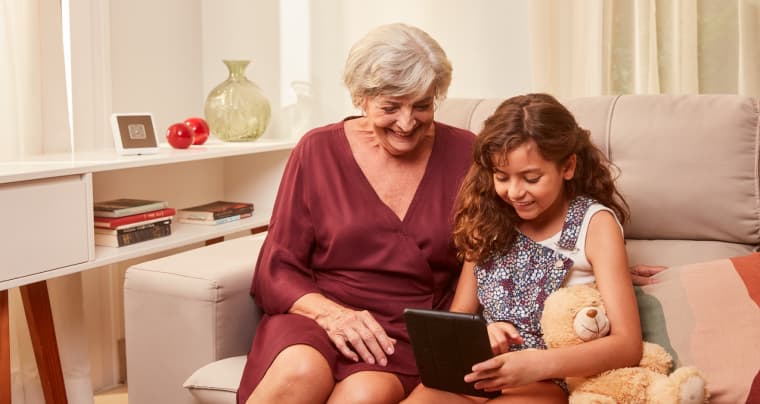 abuela y niña